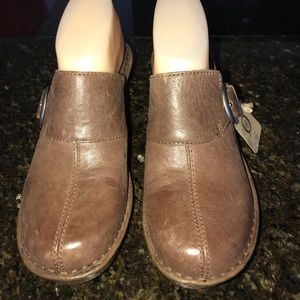 New BORN Gama Brown Clog Mule Size 9